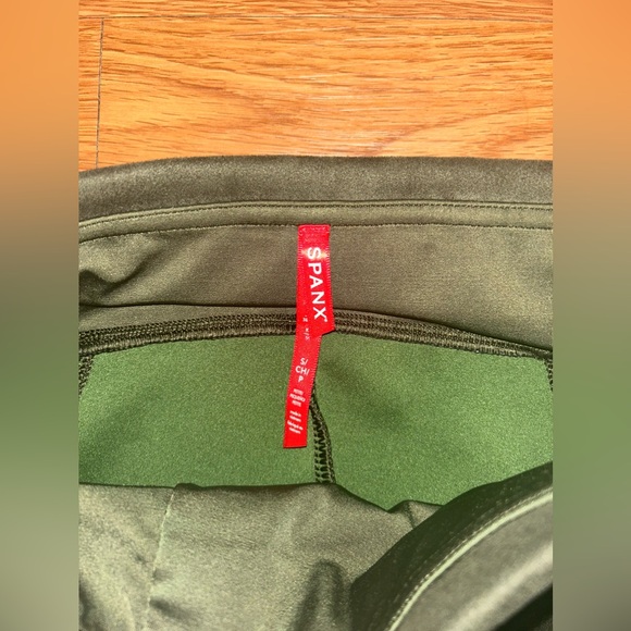 SPANX Suede Leggings Size Small Olive Green. - Picture 5 of 10